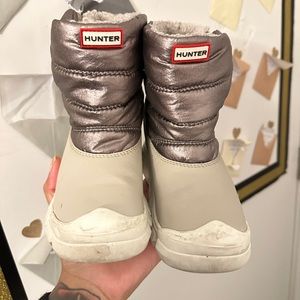 Cream/Silver Used Toddler Hunter Boot Size 12 BOX NOT INCLUDED